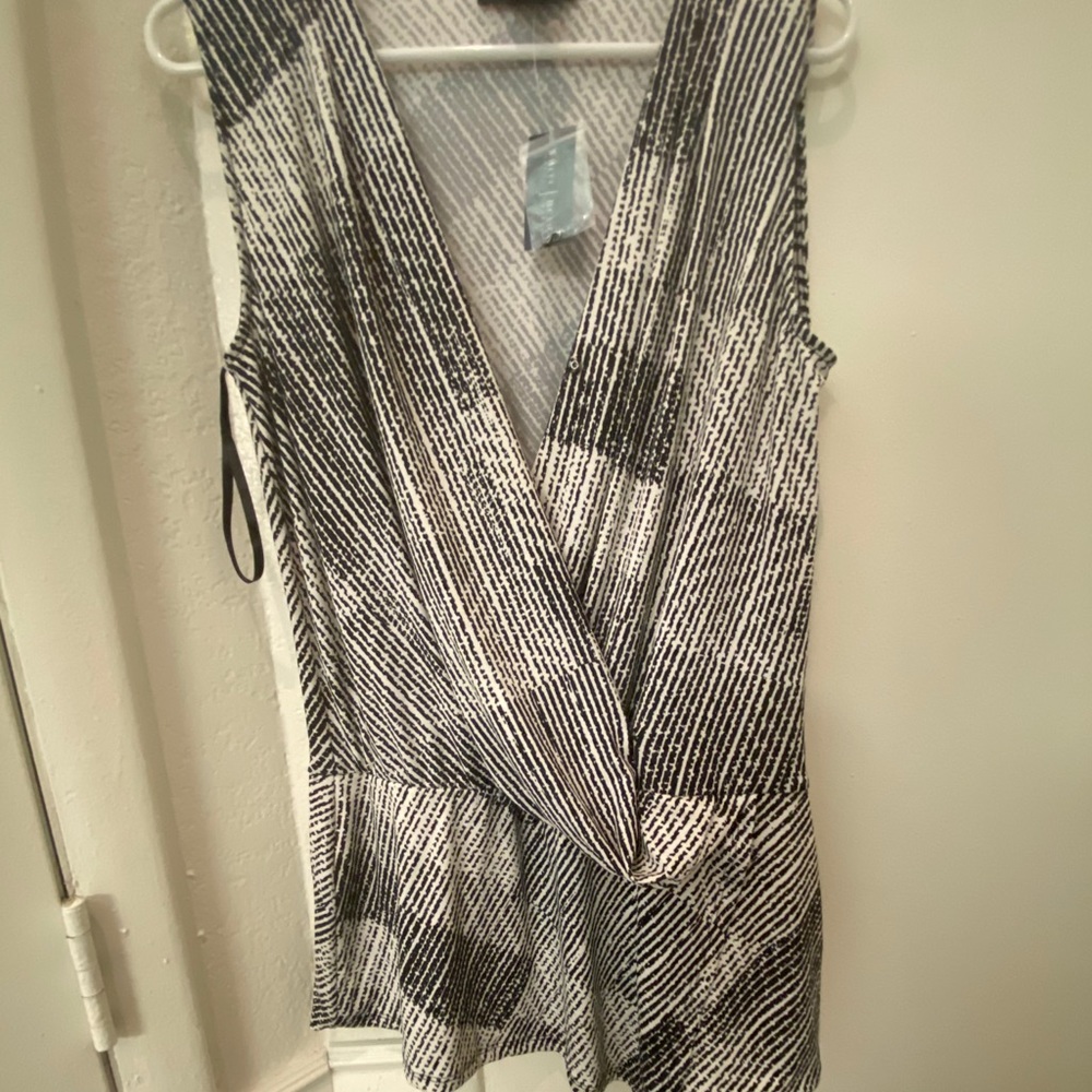 White House / black market blouse